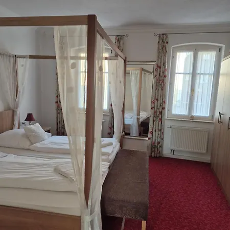 Hotell Boutiquehotel Goldene Rose - Self-check-in 3*