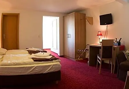 Boutiquehotel Goldene Rose - Self-check-in 3*